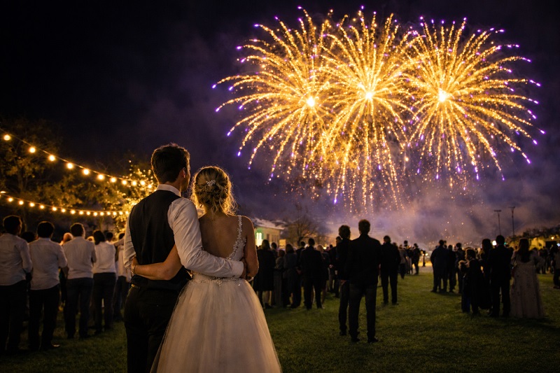 Bezpečné použití pyrotechniky a vzdálenost od zvířat